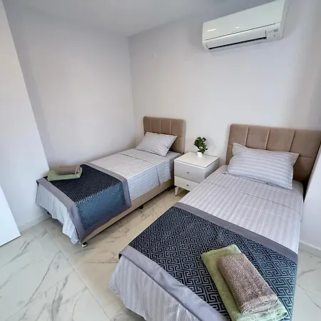 Sa Apartments! 150m To The Cleopatra شقة