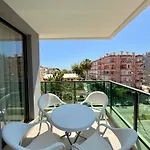 Sa Apartments! 150m To The Cleopatra דירה *