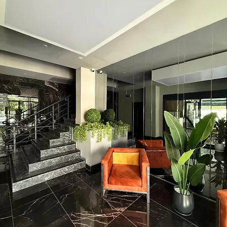 Sa Apartments! 150m To The Cleopatra דירה