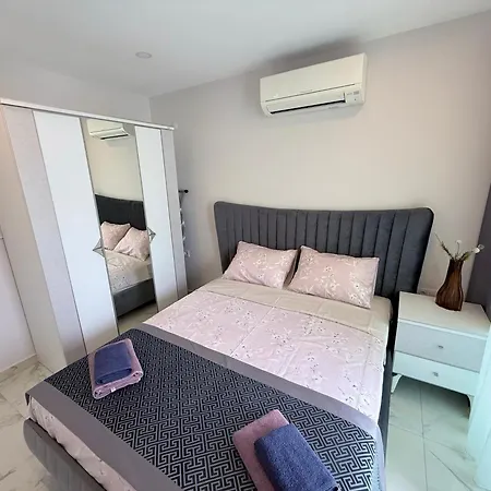 Διαμέρισμα Sa Apartments! 150m To The Cleopatra