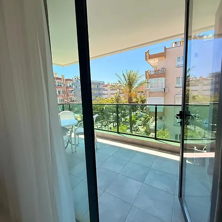 Sa Apartments! 150m To The Cleopatra
