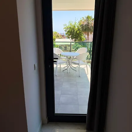 Sa Apartments! 150m To The Cleopatra דירה