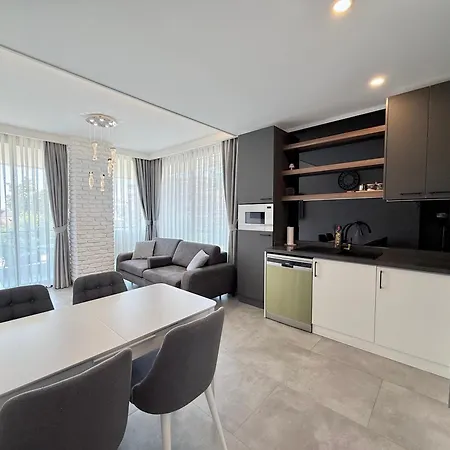 Sa Apartments! 150m To The Cleopatra Appartement