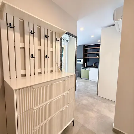 Sa Apartments! 150m To The Cleopatra דירה