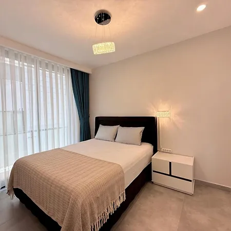 Sa Apartments! 150m To The Cleopatra *