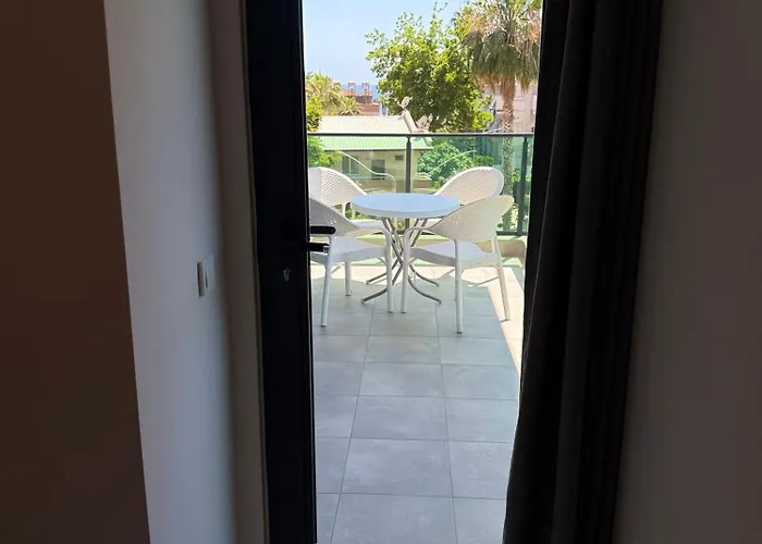 Sa Apartments! 150m To The Cleopatra アパート