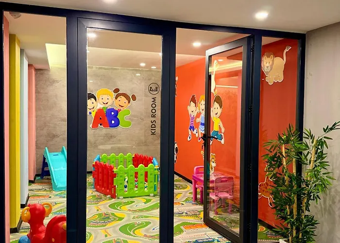 Sa Apartments! 150m To The Cleopatra アパート *