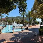 Sa Apartments! 150m To The Cleopatra *
