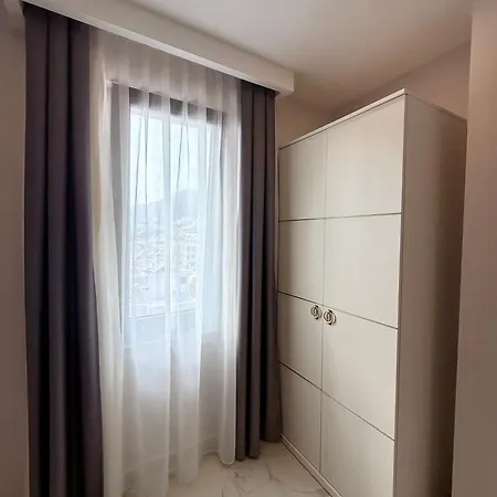 Sa Apartments! 150m To The Cleopatra *