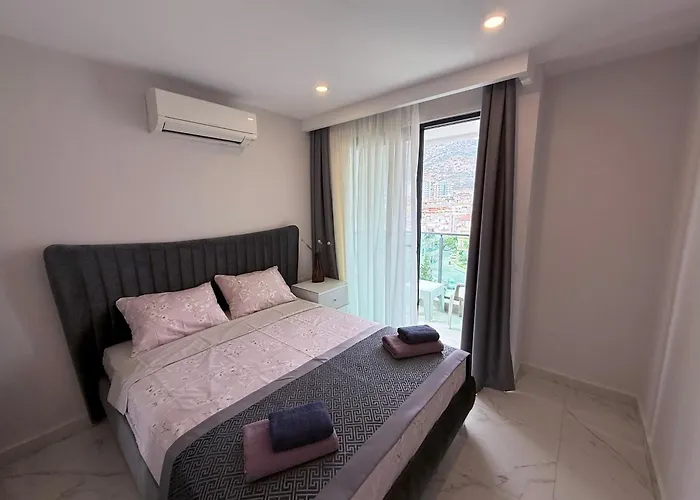 Sa Apartments! 150m To The Cleopatra Daire *